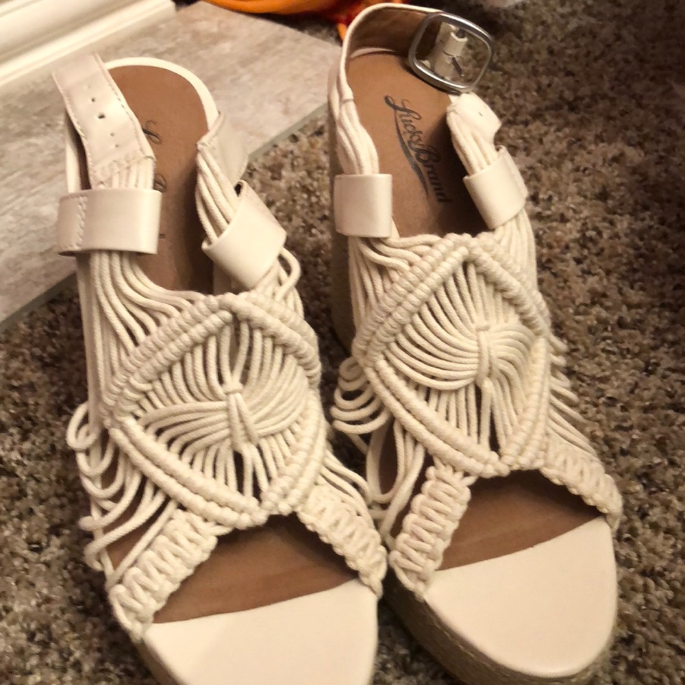 Lucky Brand cream wedge 9m